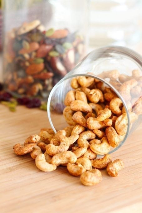 Maple Maca Dusted Cashews - Eat Spin Run Repeat