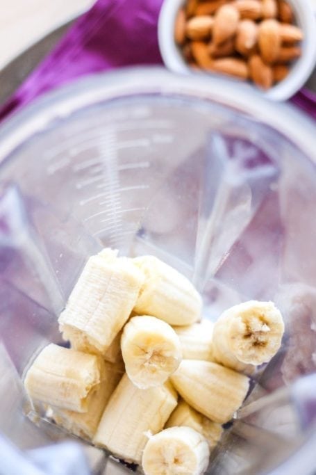 Need a healthy sweet treat for dessert? These 4 Vegan Banana 'Nice Cream' variations taste decadent but are actually super healthy. Enjoy an extra scoop! Recipes via Eat Spin Run Repeat // @eatspinrunrpt