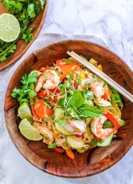 Sesame Shrimp Noodle Stir Fry with Almond Ginger Sauce || gluten-free, pescetarian, dairy-free || Eat Spin Run Repeat