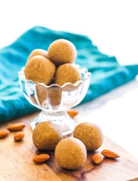 No-Bake Vanilla Coconut Almond Protein Bites | These #glutenfree #vegan protein bites are a perfect healthy snack for busy days, before or after workouts. They're also a healthy way to satisfy any sweet tooth! | via Angela Simpson, Eat Spin Run Repeat
