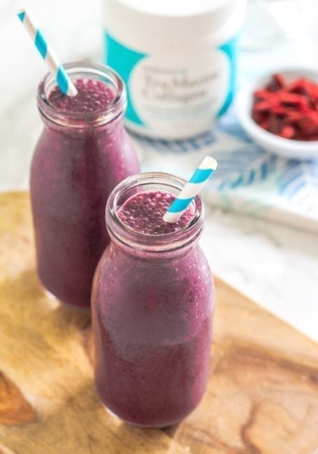 We are what we eat, and what we eat can greatly influence the radiance of our skin. This Beauty-Boosting Triple Berry Smoothie and Matcha Collagen Latte are 2 recipes for healthier skin that you can easily make in your own kitchen - via My Fresh Perspective || @myfreshperspective