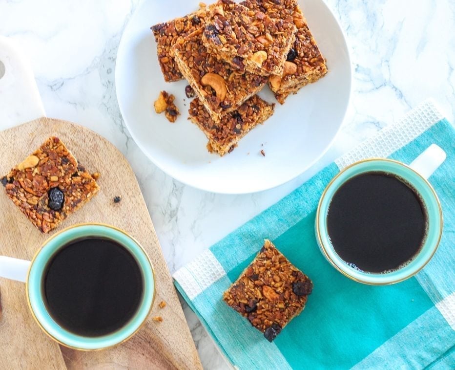 Made with 100% nutrient-dense whole food ingredients, these gluten-free, vegan-friendly Cherry Cashew Cacao Nib Bars are a perfect snack whether you're in the office or hiking up a mountain. (Did I mention they're also far cheaper per bar than any store-bought granola bar? Hooray for budget-friendly healthy snacks!) Recipe via Eat Spin Run Repeat // @eatspinrunrpt