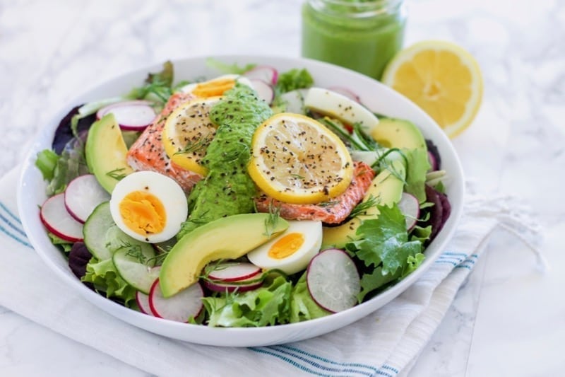 Green Goddess Salmon Salad | An easy, healthy spring salad recipe full of omega-3 healthy fats, antioxidants and protein | Angela Simpson, culinary nutrition expert + holistic wellness coach | Eat Spin Run Repeat | #pescetarian #paleo #cleaneating #antiinflammatory
